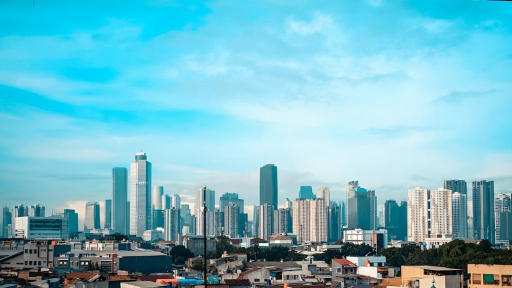 Pemandangan kawasan perkotaan Jakarta sebagai ilustrasi aktivitas bisnis Indonesia