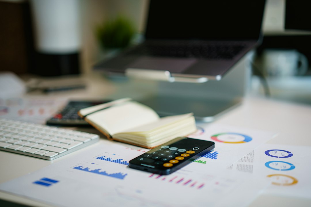 Dokumen dan perhitungan untuk analisis keuangan